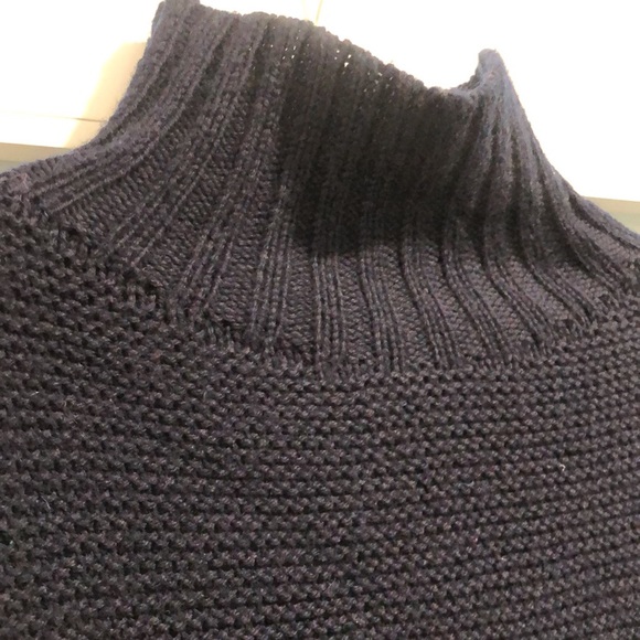 NAVY CROP TOP TURTLE NECK SWEATER CAN BE WORN EITHER WAY NO TAGS - BCBG Sample - Picture 5 of 9